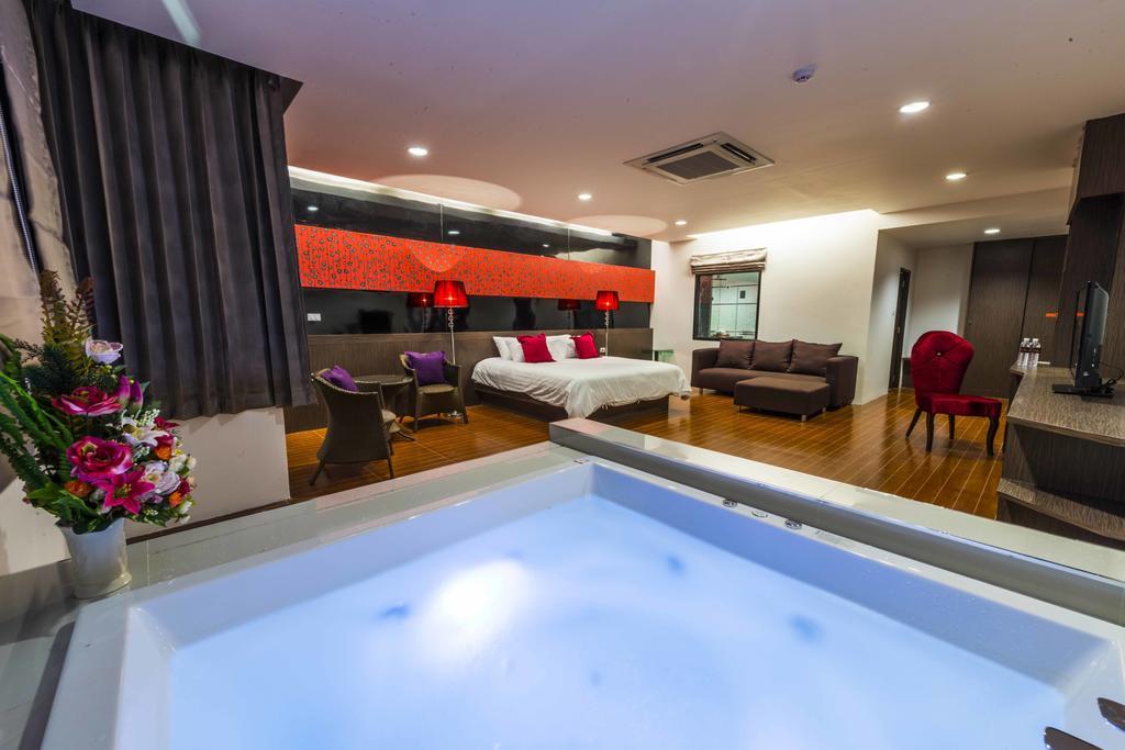 The Rich Hotel Ubonratchathani Ubon Ratchathani Exterior photo
