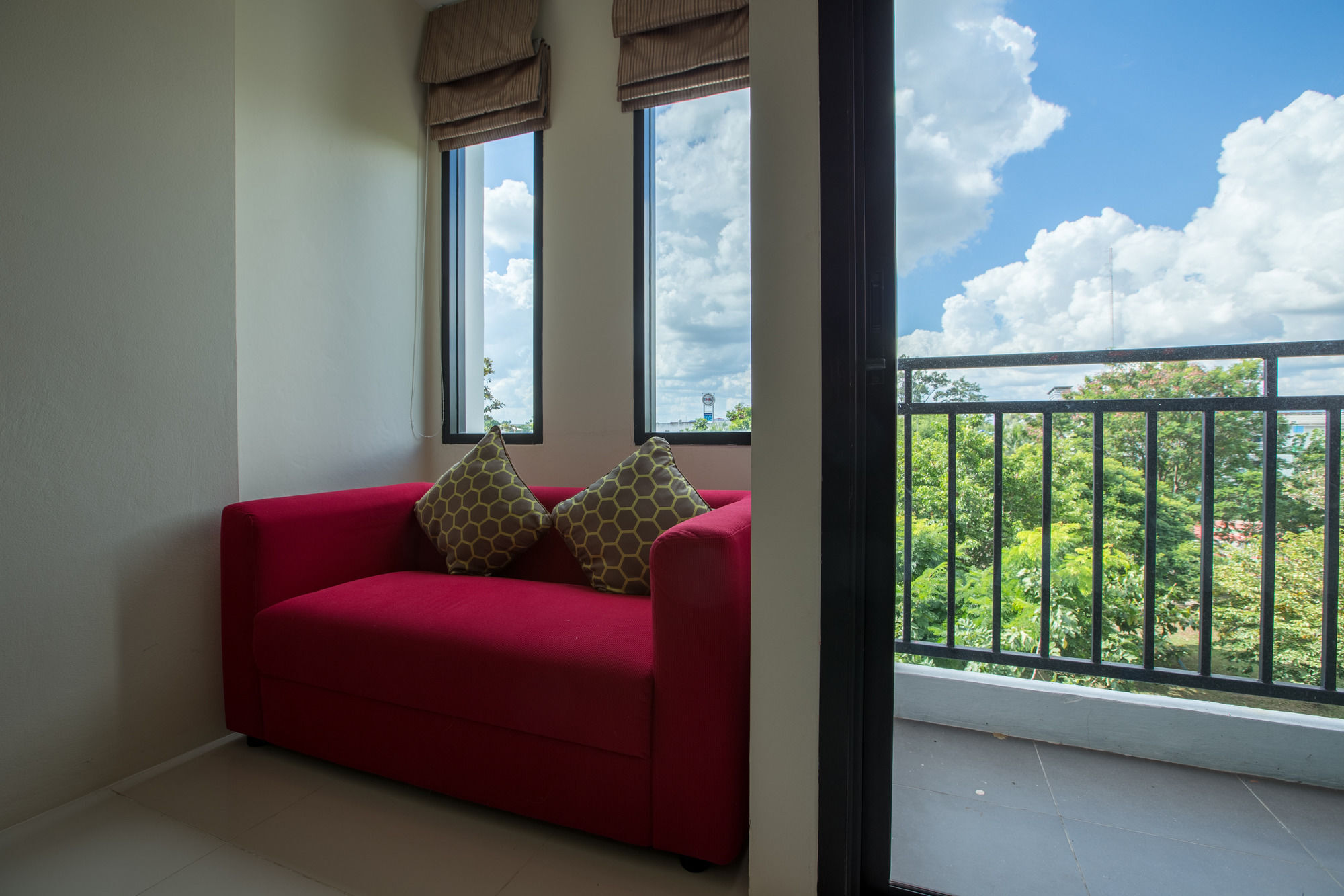 The Rich Hotel Ubonratchathani Ubon Ratchathani Exterior photo